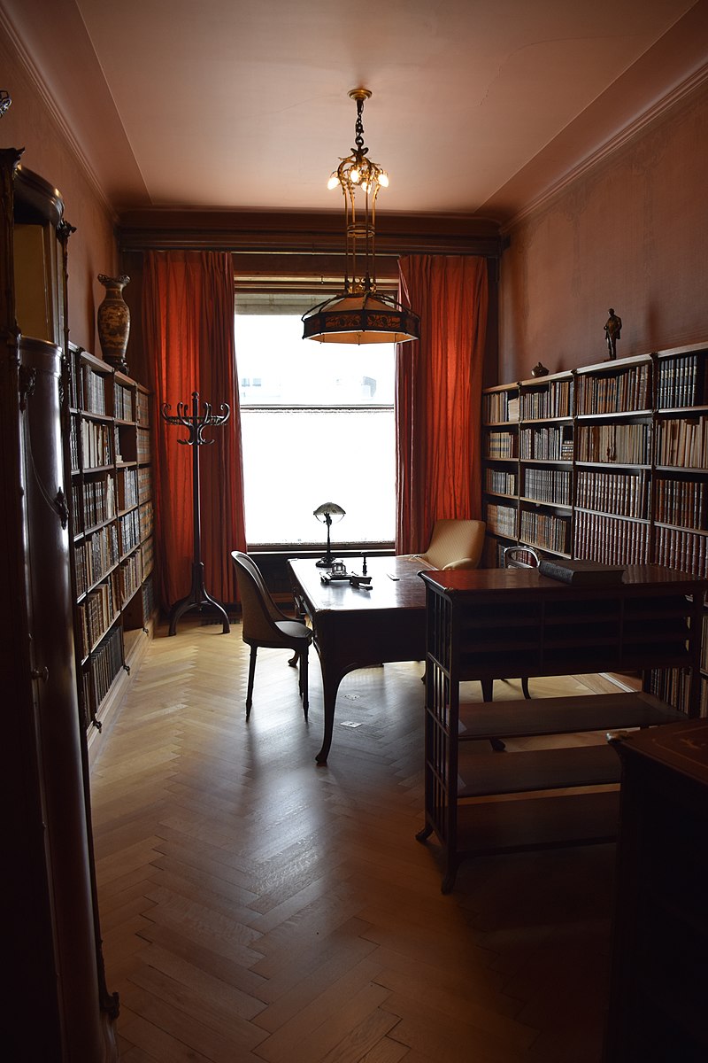 800px-Maison_Leon_Losseau_-_bureau_bibliotheque.jpg