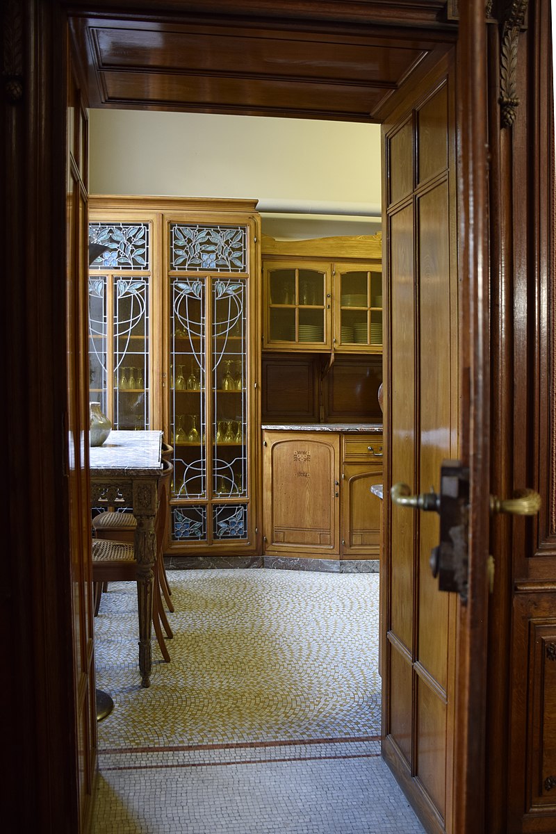 800px-Maison_Leon_Losseau_-_cuisine_-_vue_depuis_la_salle_a_manger.jpg