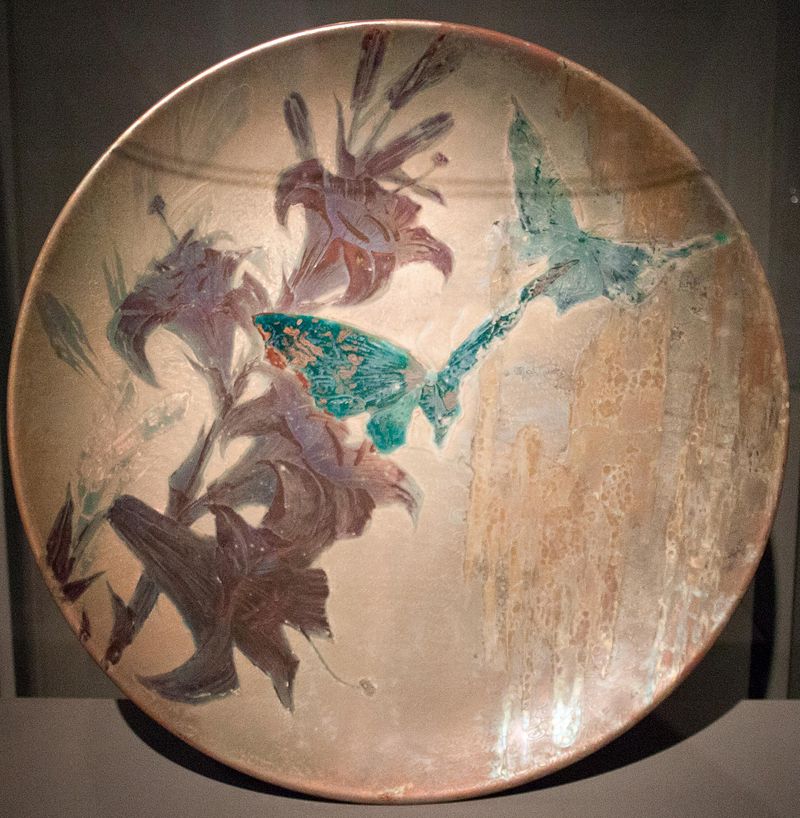 800px-Massier_-_Plate_decorated_with_lilies_and_butterflies.jpg