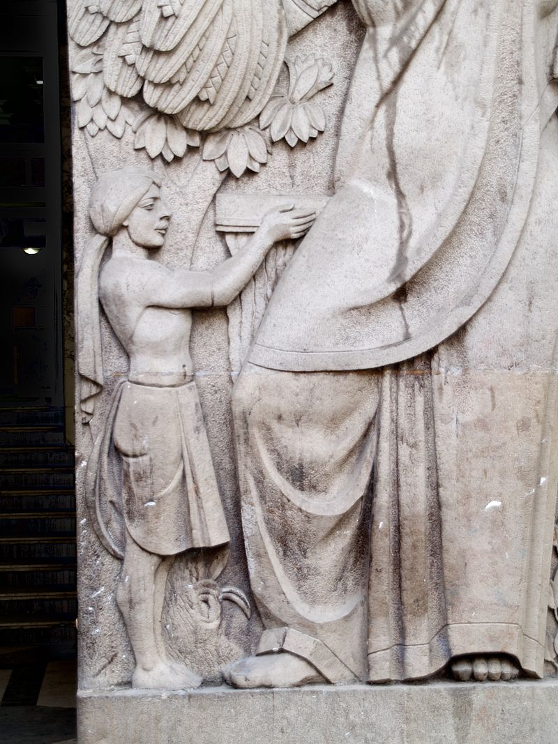 800px-New_India_Assurance_Building_2421284097_8c65ed5fa0.jpg