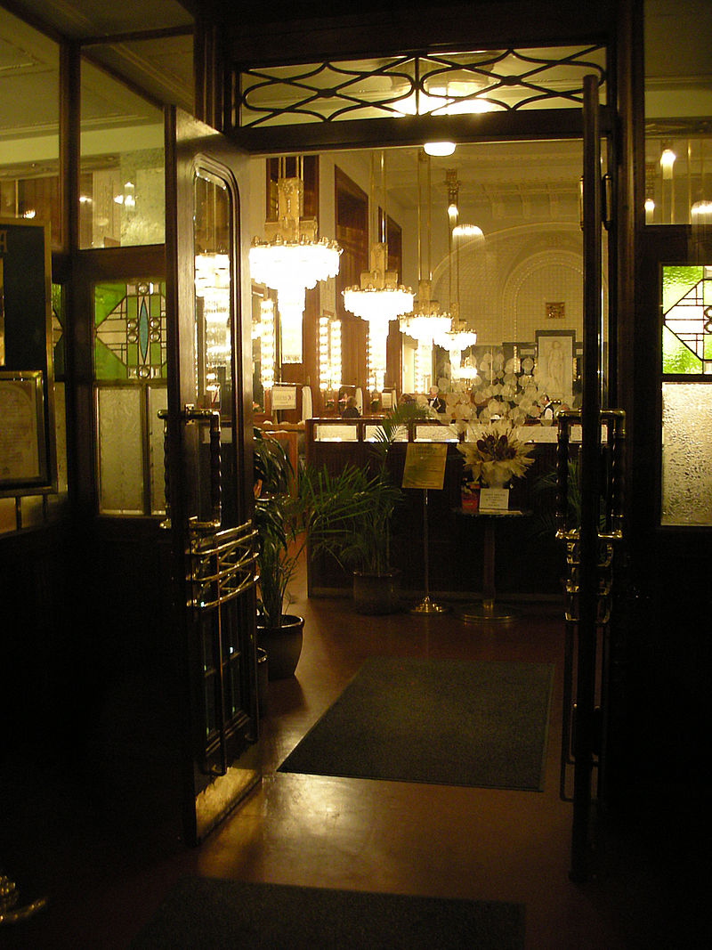 800px-Praha,_Obecní_dům,_kavárna_03.jpg