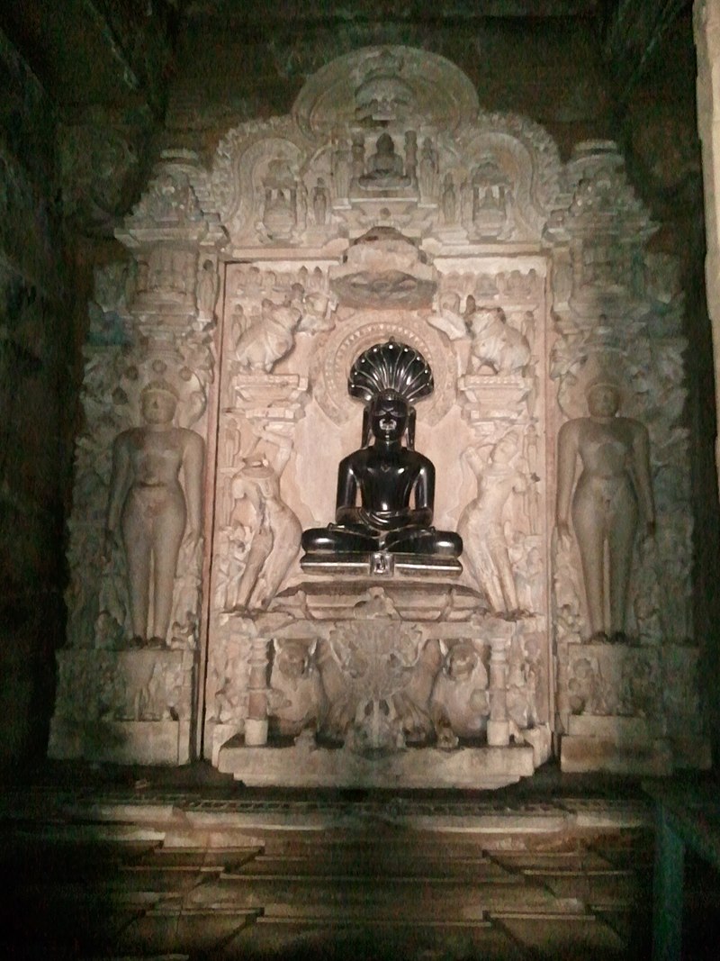 800px-RNS_Khajuraho16.jpg