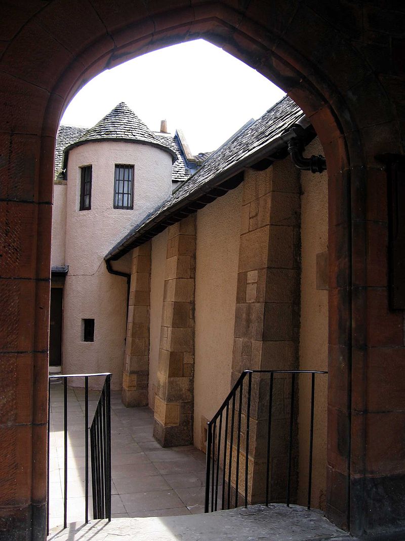 800px-Ruchill_Church_Hall9.jpg
