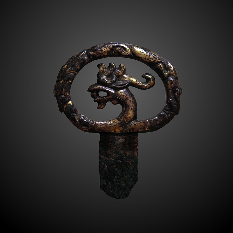 800px-Sword_pommel-MA_1277-IMG_8909-gradient.jpg