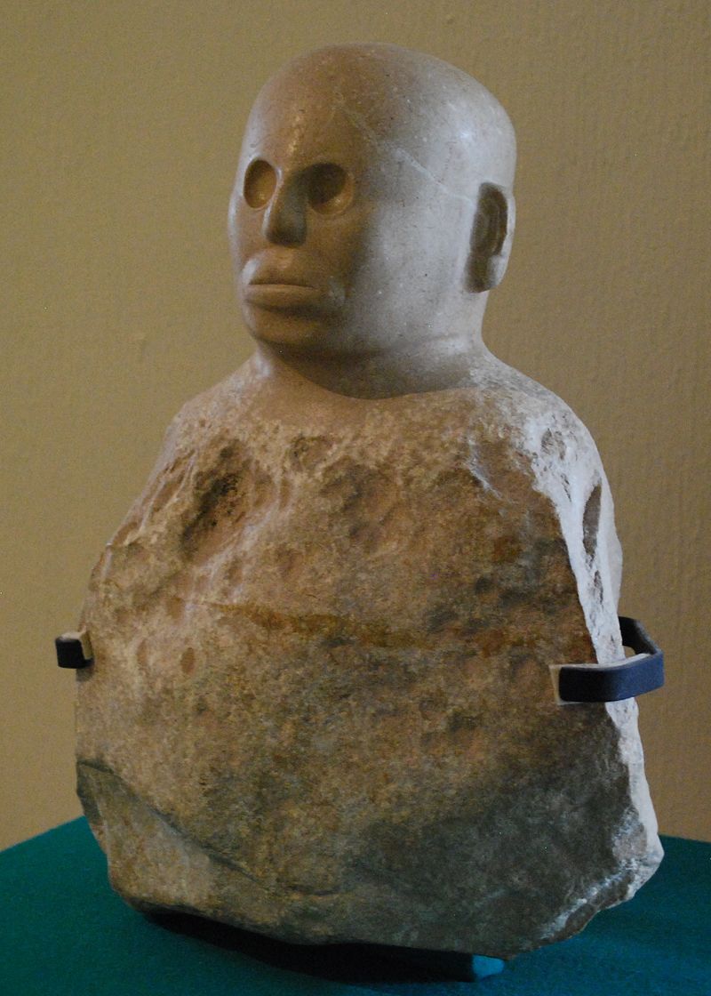 800px-UnfinishedSculptureTuxtla.jpg