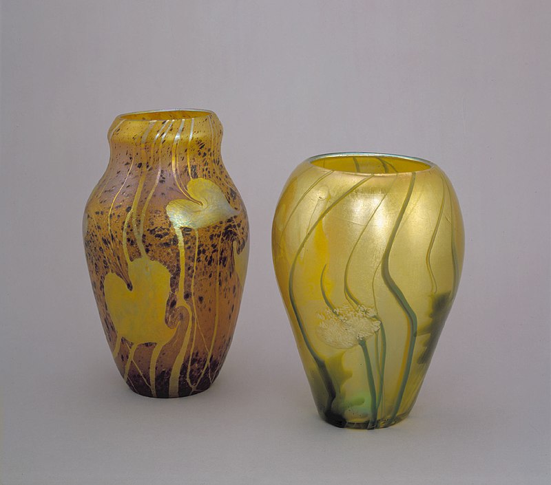 800px-Vase_MET_SF552132231.jpg