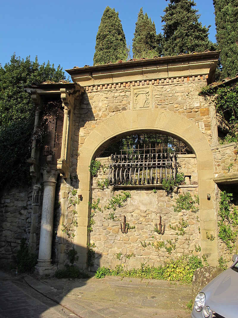 800px-Villa_nieuenkamp,_zona_antistante_01.jpg