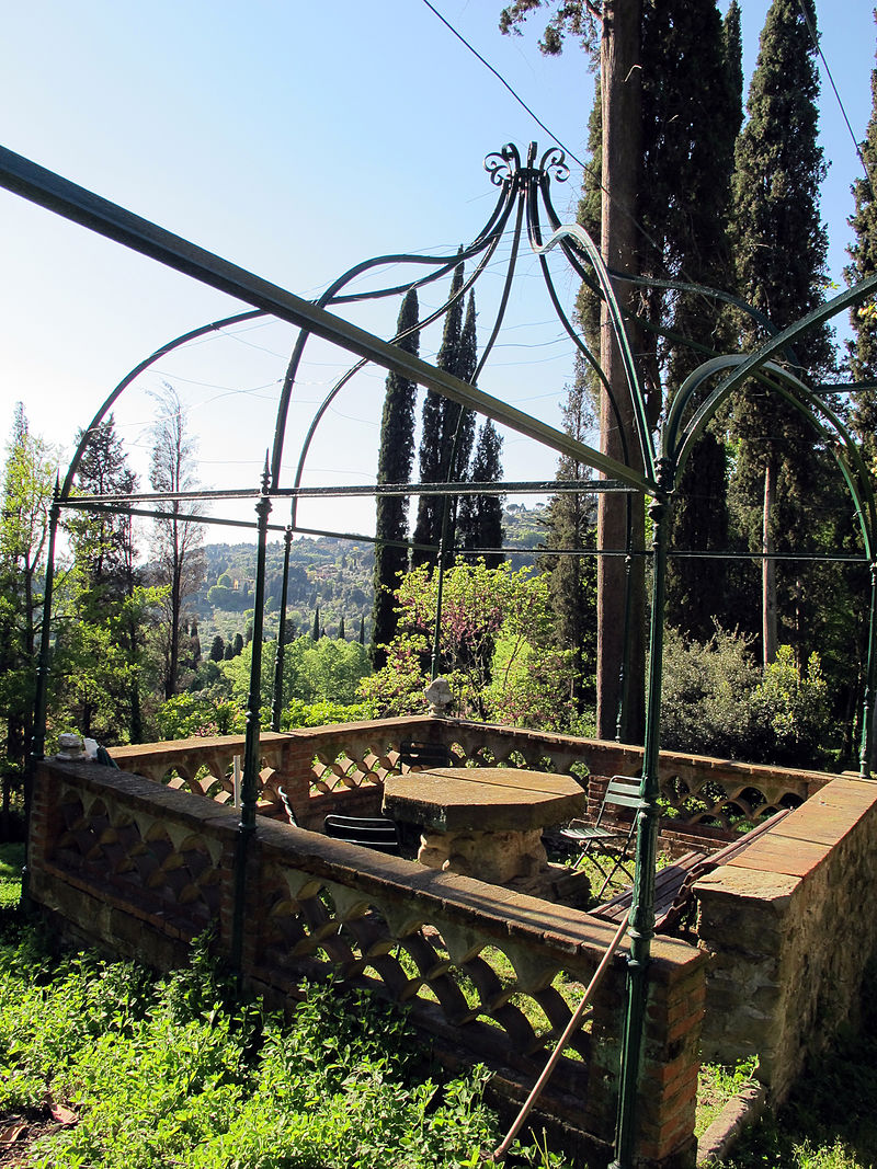 800px-Villa_nieuwenkamp,_gazebo_01.jpg