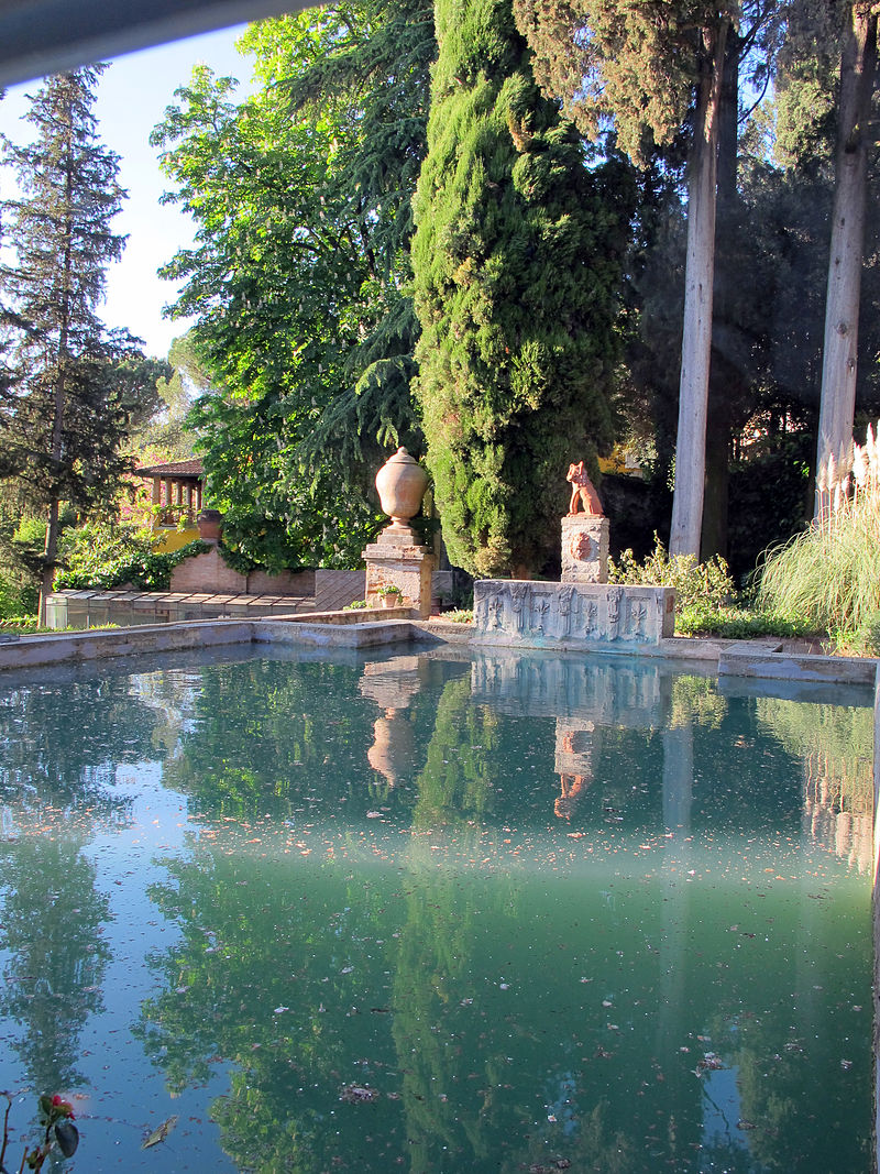 800px-Villa_nieuwenkamp,_piscina_09.jpg