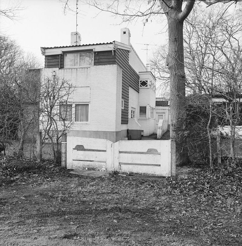 800px-Villa_X,_Lijtweg_17,_achtergevel_-_Bergen_-_20031369_-_RCE.jpg