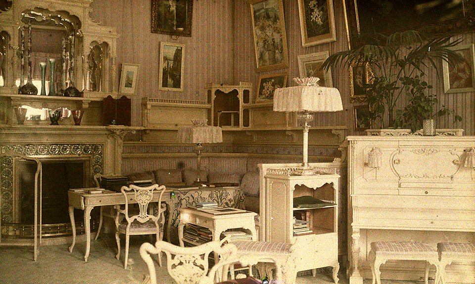 841_Sirenevaya_gostinaya_1917_1.width-1290.jpg