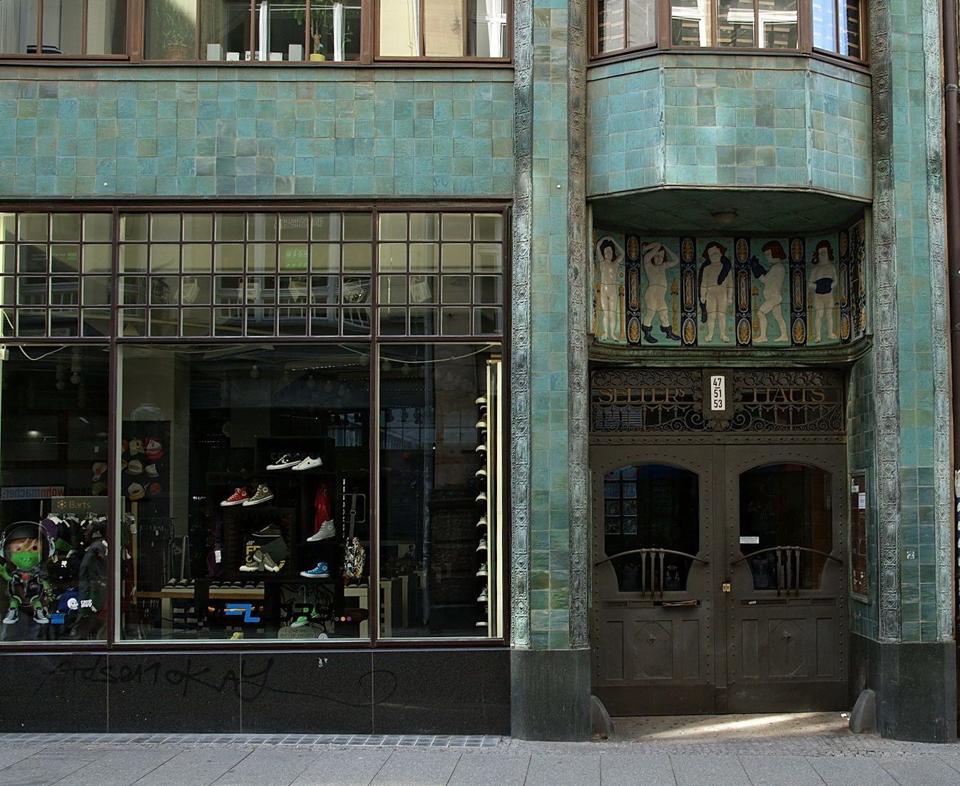 9 сель ерсEingang_zum_Selters_Haus_in_der_Nikolaistraße_-_panoramio (1).jpg