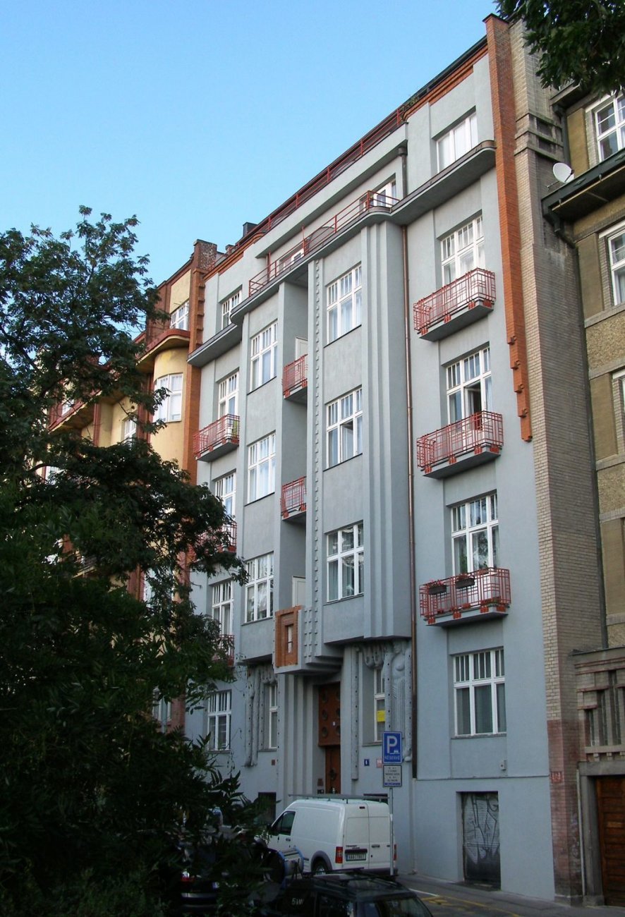 9 шопиноваČinžovní_dům_Chopinova_6_(Vinohrady),_Praha_2-Vinohrady.jpg