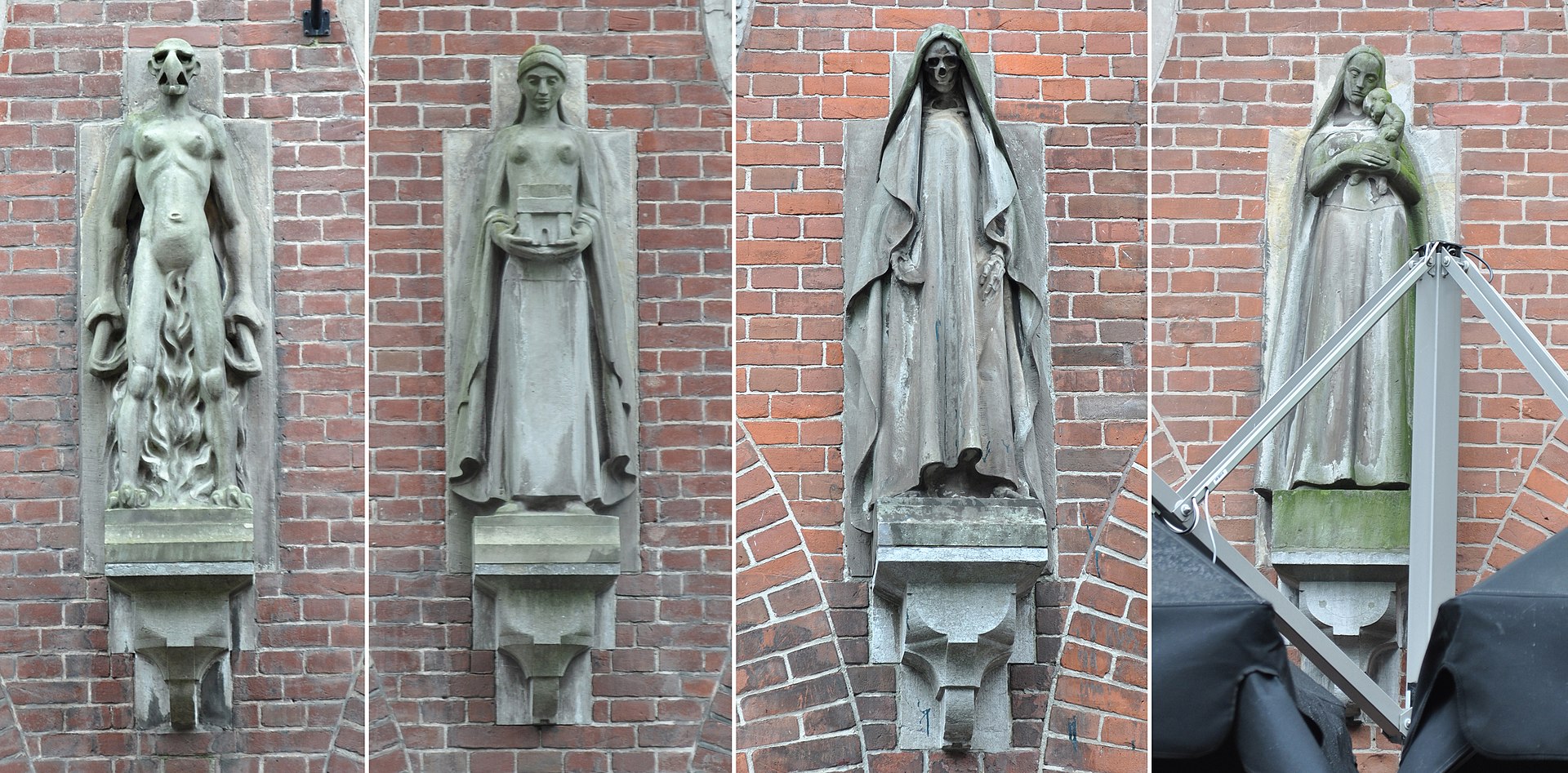 9 1920px-Brand_Onroerend_goed_Dood_Geboorte_Lambertus_Zijl_Kerkplein_Den_Haag.jpg