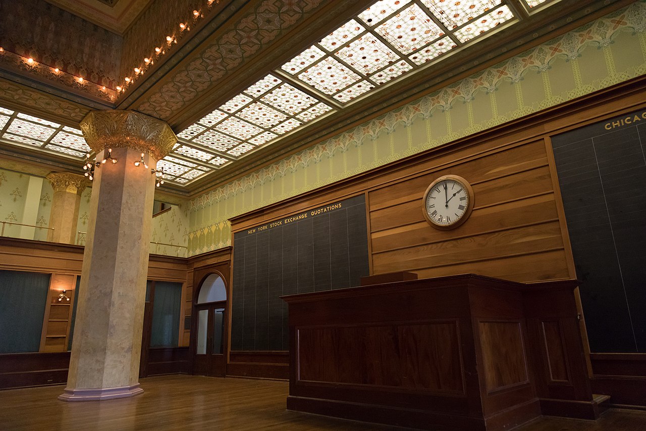 94 Chicago_Stock_Exchange_Trading_Room_(33194524816).jpg