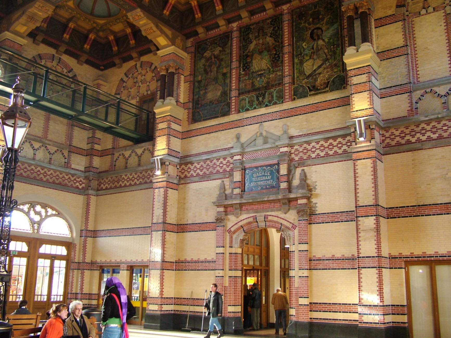 96 вокзал гронинген 2004_Groningen_Centraal_Station_01.jpg