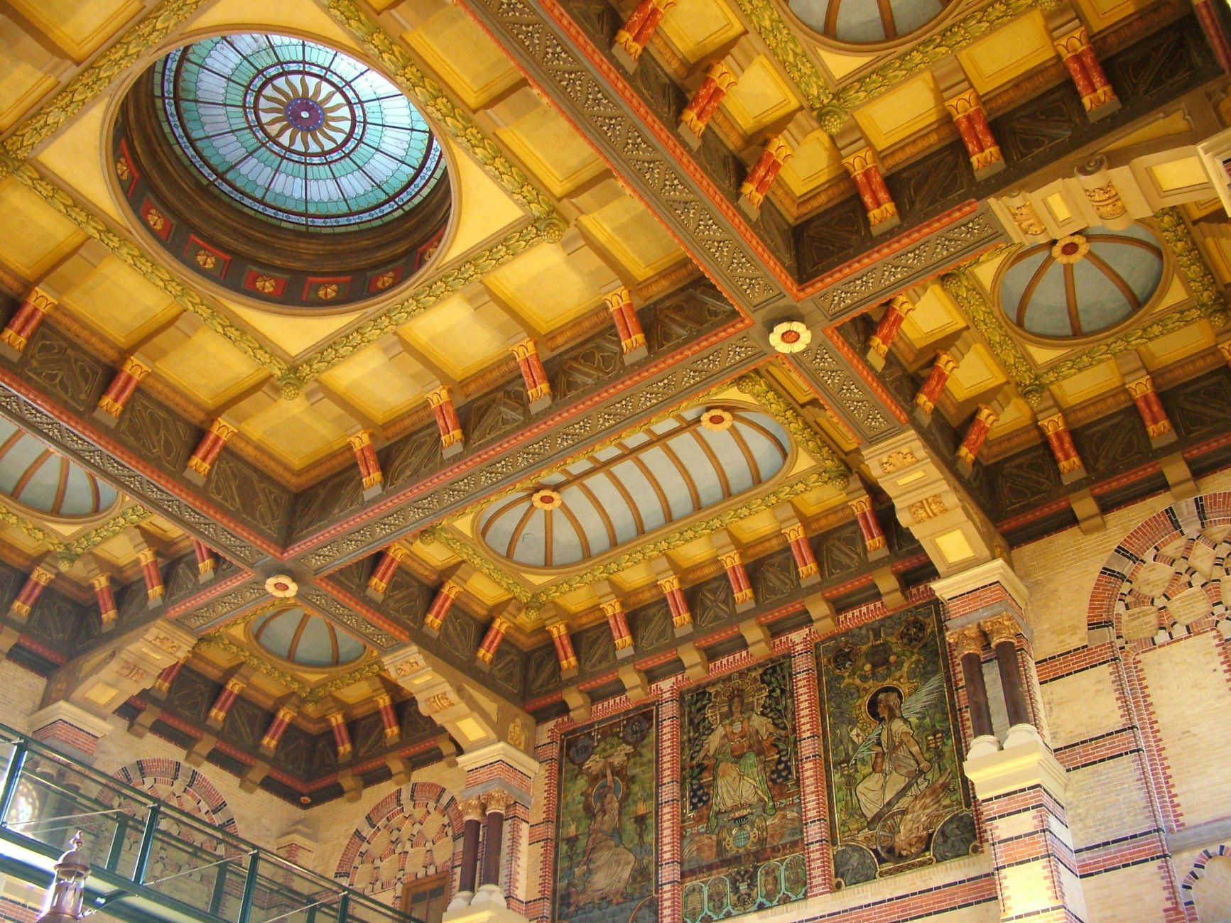 96 вокзал гронинген2004_Groningen_Centraal_Station_02.jpg