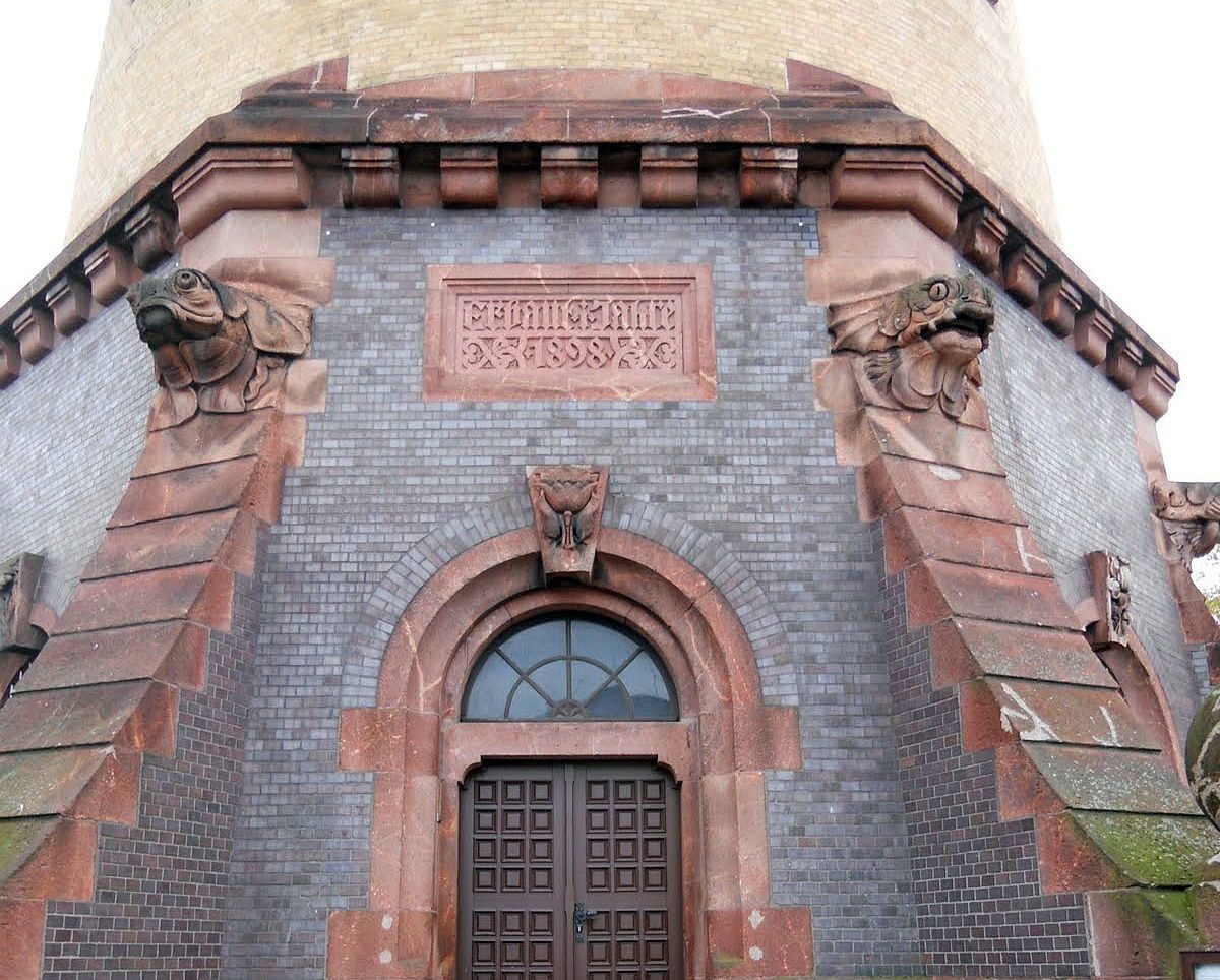 98 029 Halle a.d. Saale, Rossplatz, Wasserturm Nord (Heinrich Walbe 1897-1899).jpg