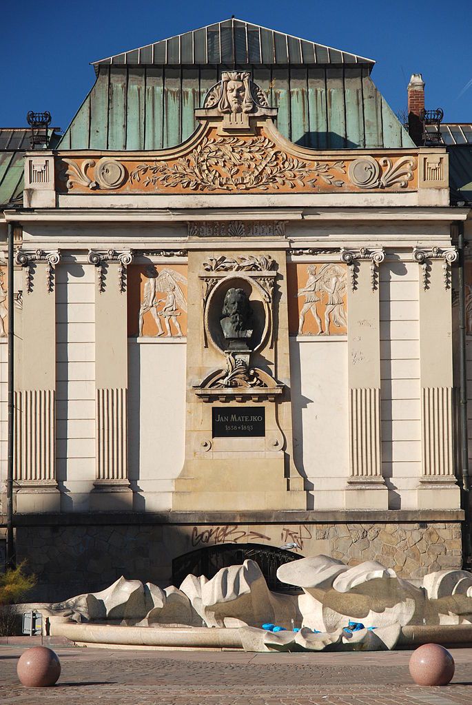 98-1 685px-Art_Palace_in_Kraków,_2010.jpg