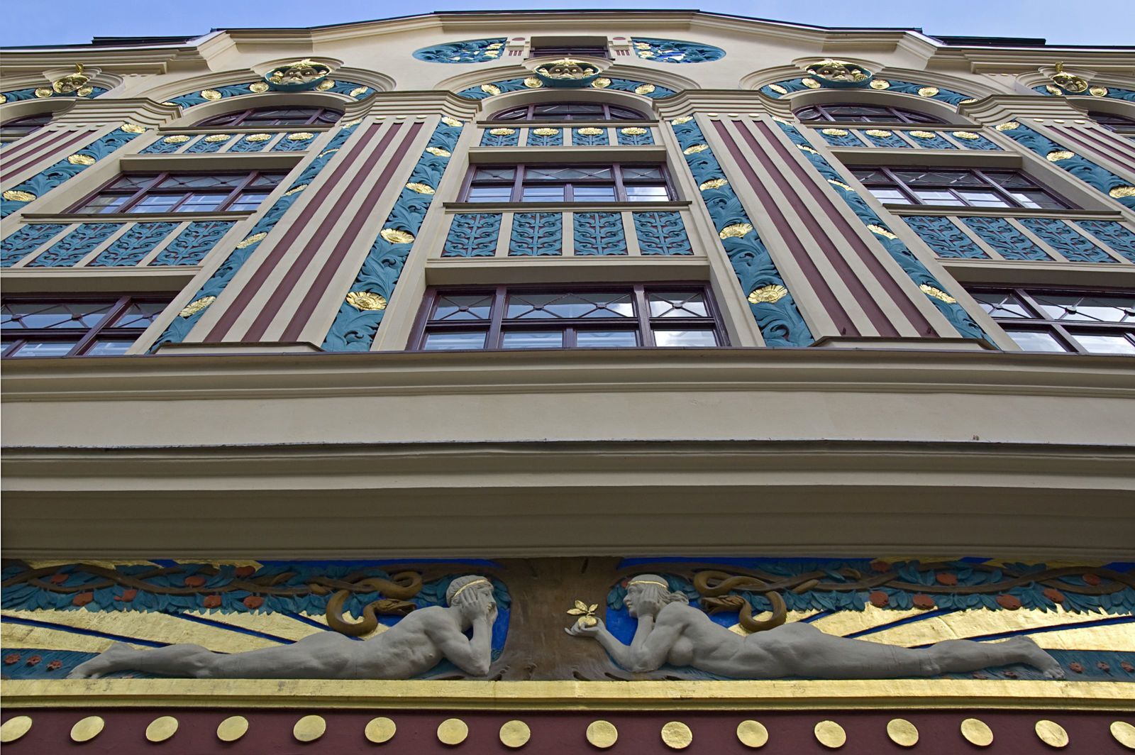 98Jugendstilhaus_-_Ainmillerstraße_22_-_München.jpg