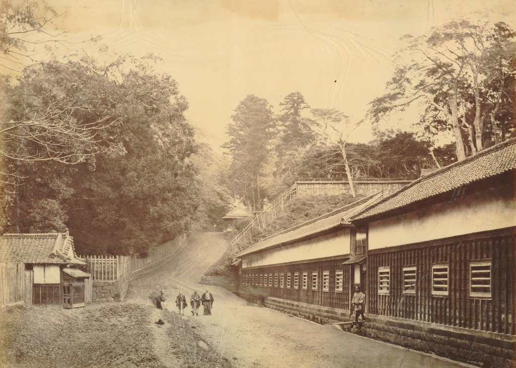 _Beato,_Felice_-_Houses_Shimabara_family_at_Edo_i_1863-1865.tif.jpg
