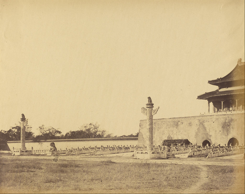 _Entrance_to_the_Winter_Palace,_Pekin,_October_1860.jpg