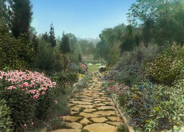 _Waveny,__Lewis_Henry_Lapham_house,_677_South_Avenue,_New_Canaan,_Connecticut..jpg