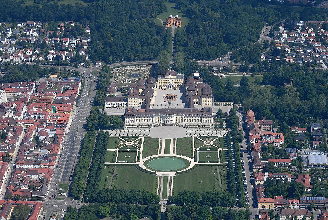 Aerial_image_of_the_Ludwigsburg_Palace.jpg