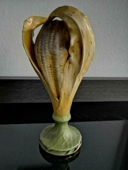 Amphora-Austria-Turn-Teplitz-Maiskolf-Vase-world-exhibition-Paris-1900_1576262105_8310.jpg