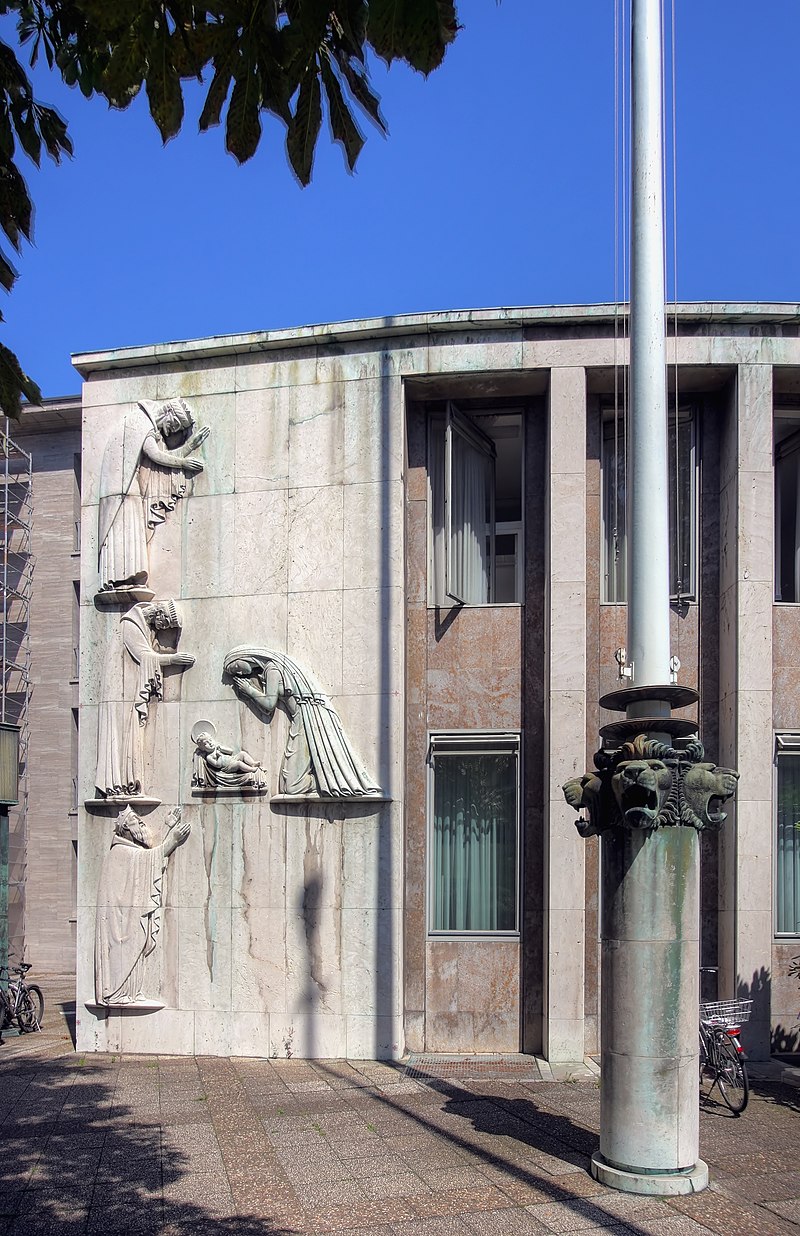 Anbetung_der_Könige_-_Relief_am_Gerling-Gebäude_Köln_-_Arno_Breker_(4274-76).jpg