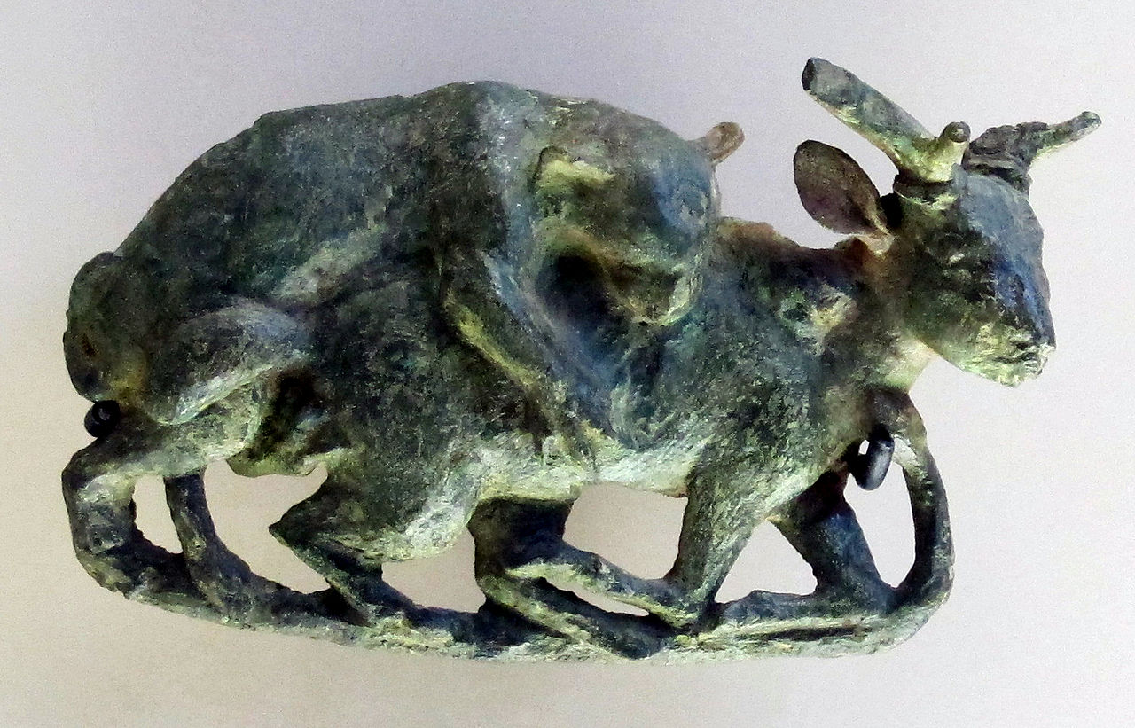 Antico_regno_di_dian,_placca_da_cintura_con_felino_e_cervide,_298-109_ac._ca..JPG
