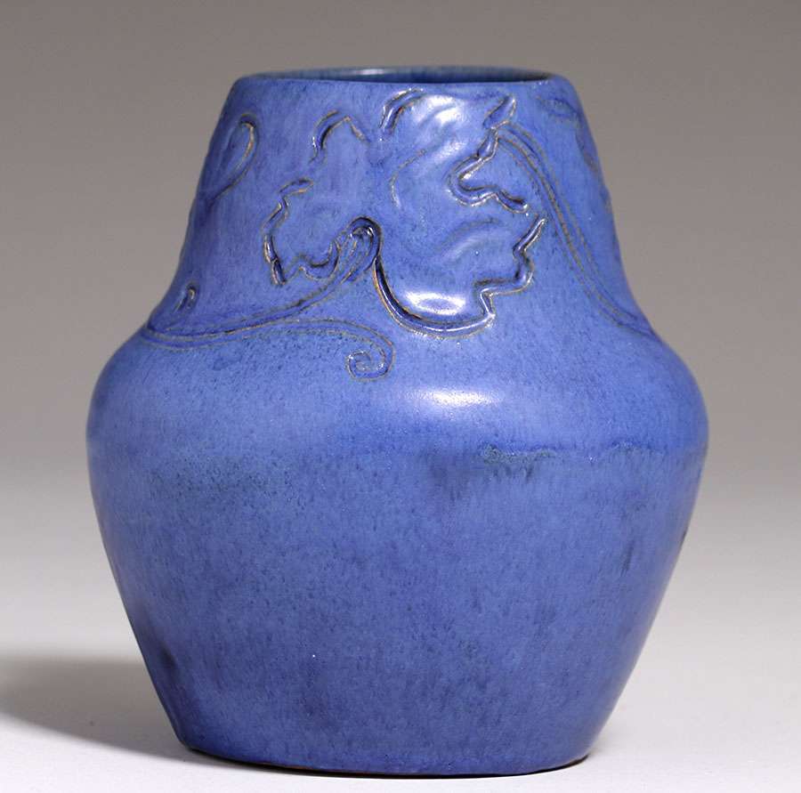 ArequipaCarvedBlueOakLeavesVase1.jpg
