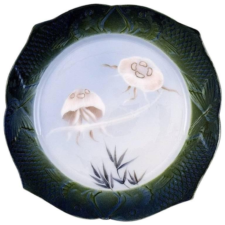 arnold-krog-for-royal-copenhagen-fish-service-dinner-plate-in-porcelain_0.jpg