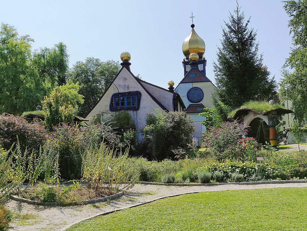 Bärnbach,_St._Barbarakirche_vom_Garten.jpg