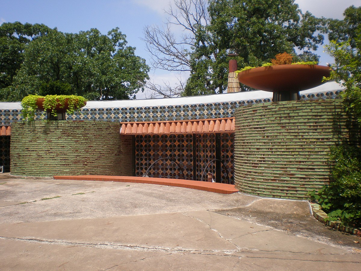 Back_of_Frank_House.JPG