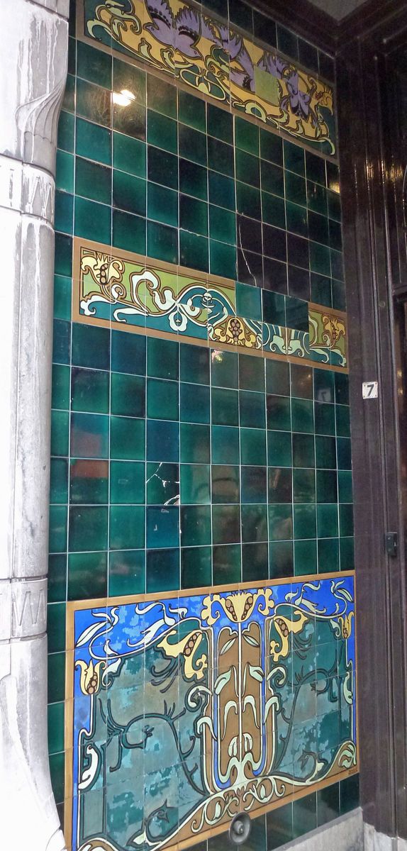 Bakkerstraat_7,_Arnhem._Art_Nouveau_tegels_(1).jpg