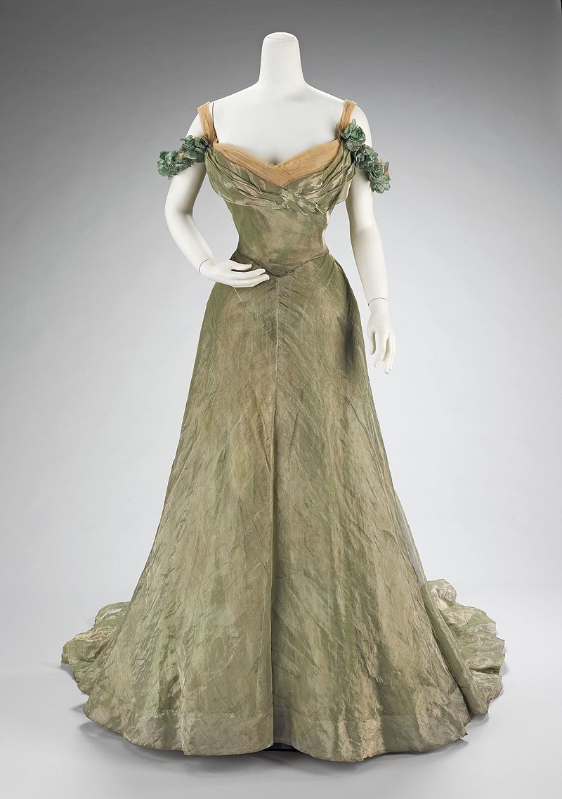 Ball_gown_MET_65.184.65a-b_front_CP4.jpg