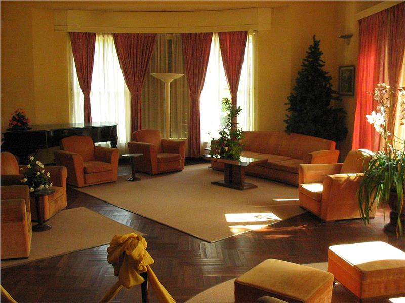 bao-dai-summer-palace-reception-room-325.jpeg