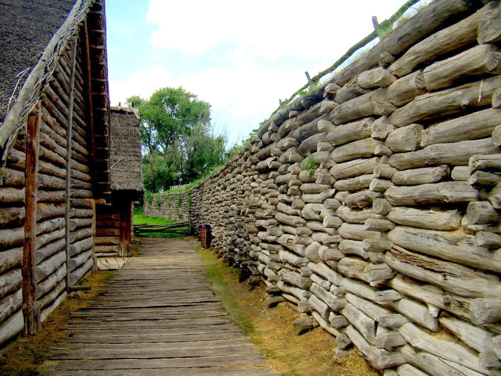 Biskupin._Gród_łużycki._(02).jpg
