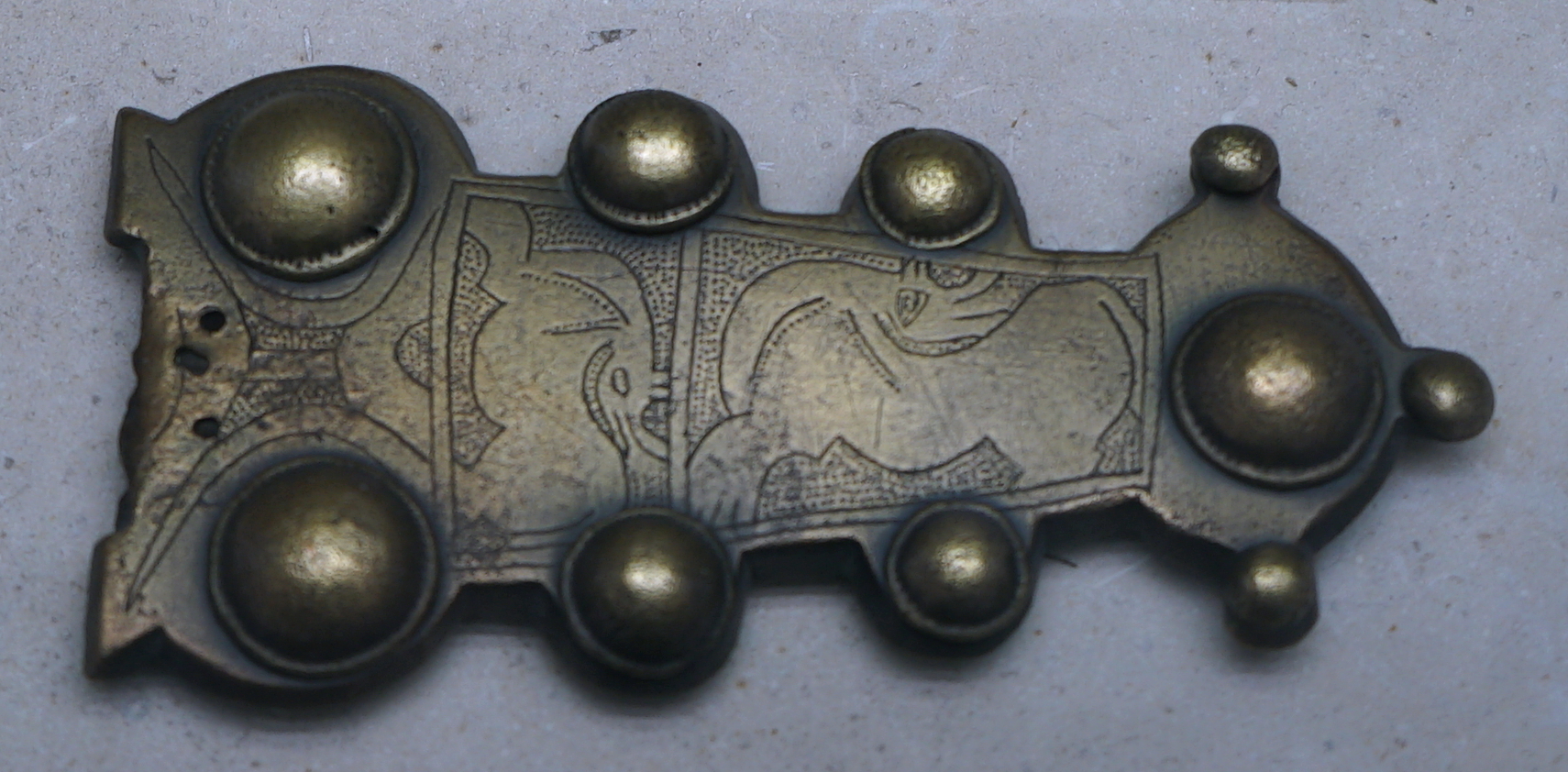BouCle_type_aquitain_VIIe_siècle_37728.jpg