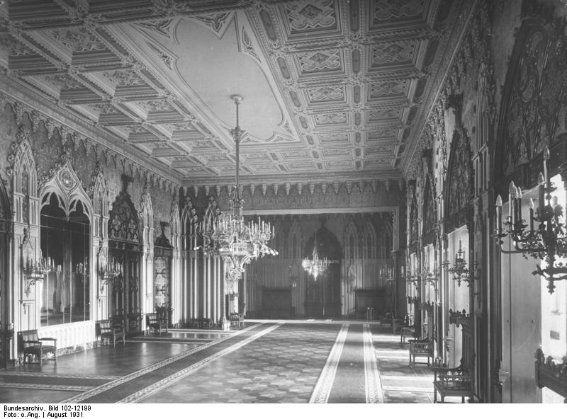 Bundesarchiv_Bild_102-12199,_Kairo,_Königspalais.jpg