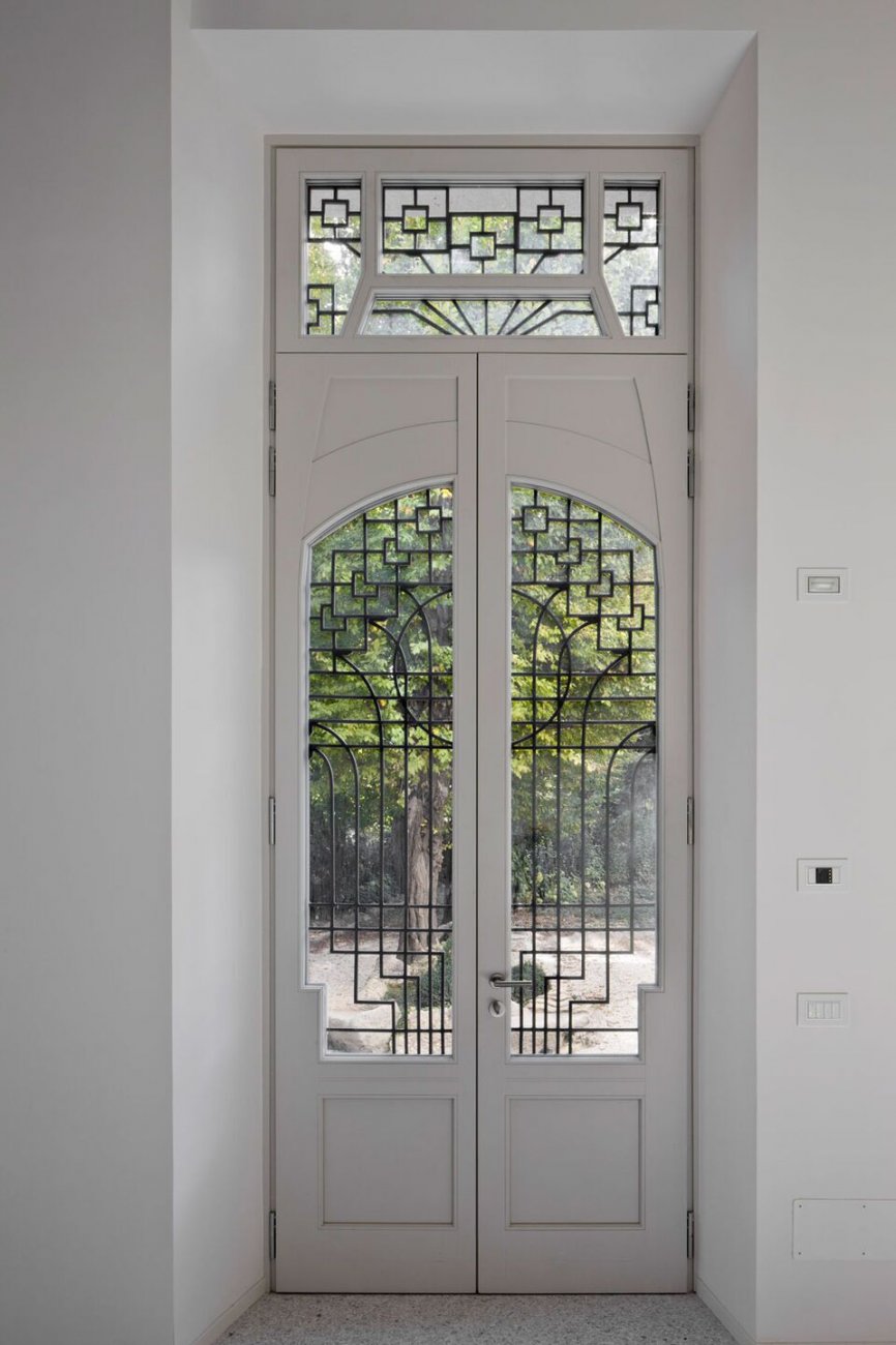 carretta-serramenti-realizzazione-finestre-in-legno-collegio-antonianum-padova-14.jpg