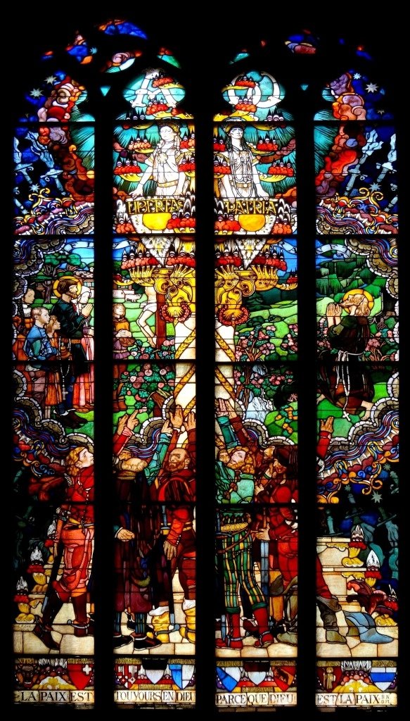Cathedrale_vitraux_mehoffer_flue_entier.jpg