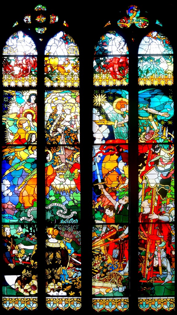 Cathedrale_vitraux_mehoffer_victoire_entier.jpg