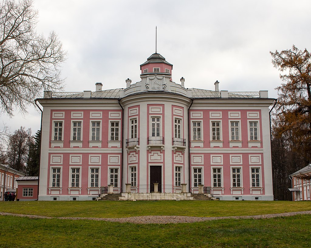 Chateau_de_Viaziomy_-_2017_(3).jpg