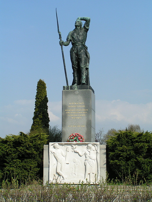 Chlumec_-_pomník_selských_bouří.jpg