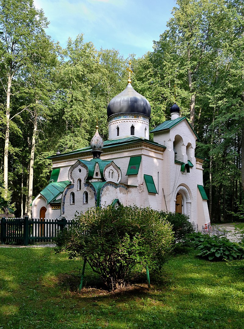 Church_of_Holy_Mandylion_in_Abramtsevo.jpg