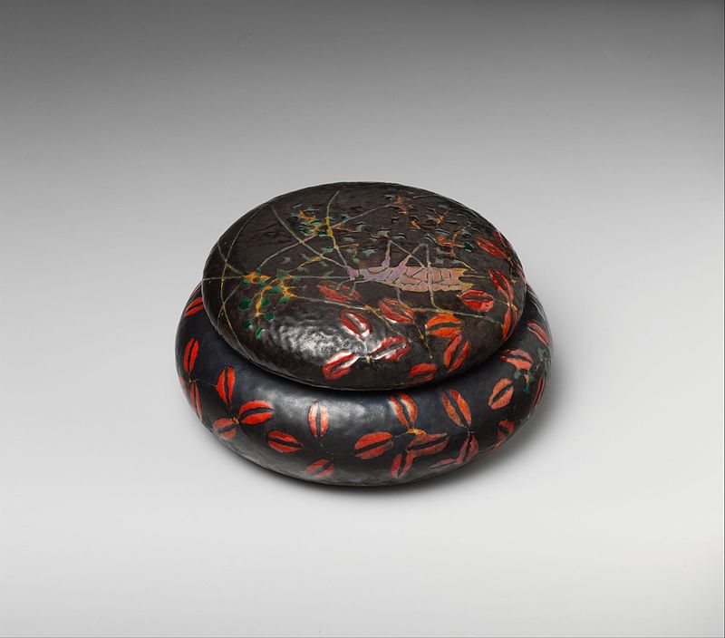 Covered_Box_MET_DP116232.jpg