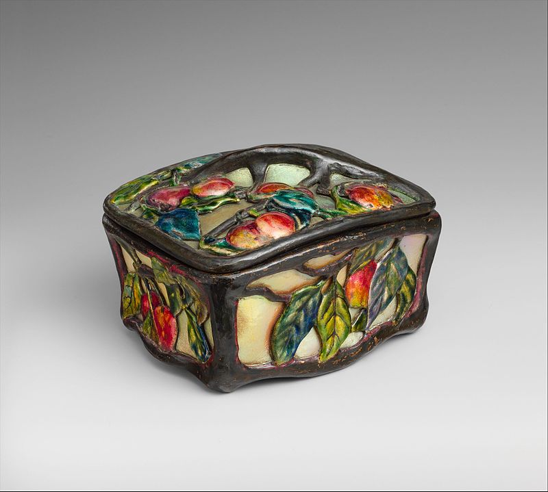 Covered_Box_MET_DP116235.jpg