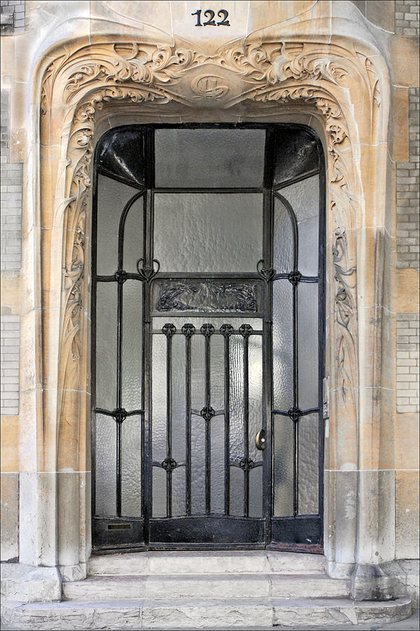 Entrée_de_lhôtel_Guimard_(Paris)_(4818036621).jpg